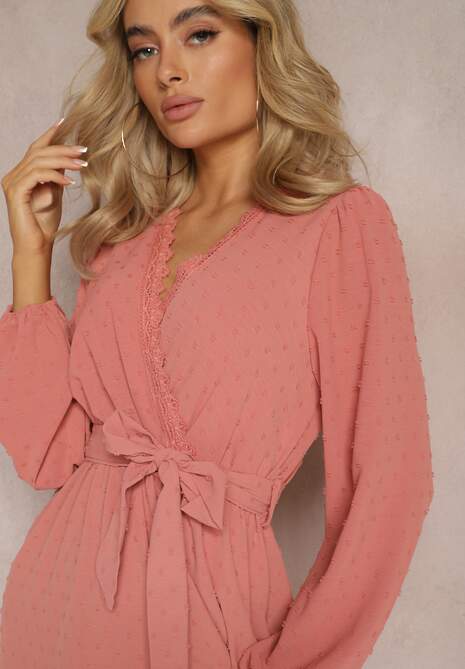 Różowa Mini Sukienka Rozkloszowana z Paskiem Materiałowym z Tkaniny Plumeti Digia