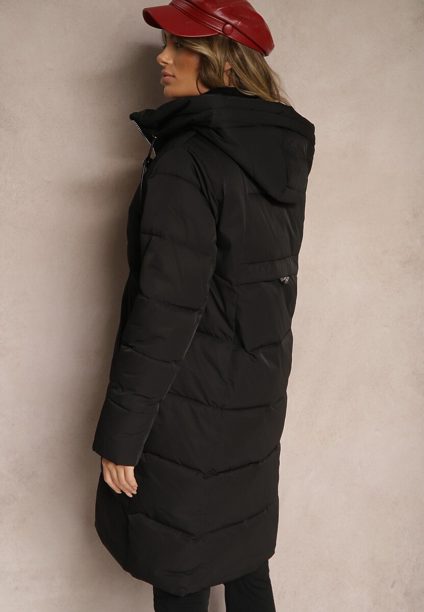 Czarna Kurtka z Pikowaniem o Prostym Fasonie z Kapturem Kieszeniami i Ozdobnym Suwakiem Mirimae