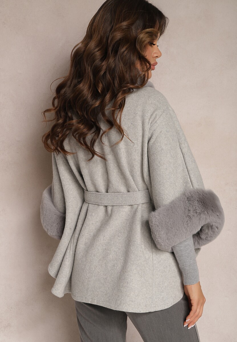 Szary Płaszcz Ponczo z Wiskozy z Paskiem i Futerkiem Roymessa