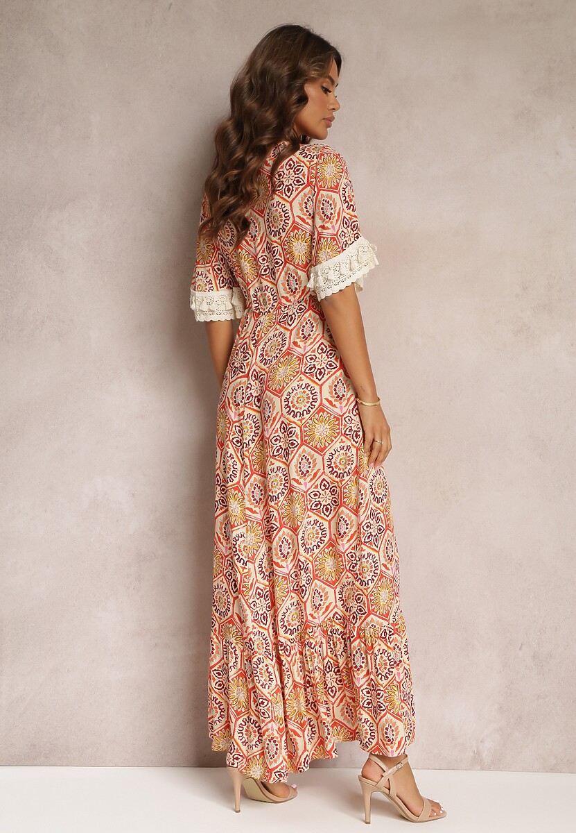 Pomarańczowa Wiskozowa Rozkloszowana Sukienka z Trójkątnym Dekoltem i Ozdobną Koronką Prickie