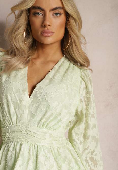 Jasnozielona Mini Sukienka o Rozkloszowanym Kroju z Falbankami i Marszczeniami Sealine