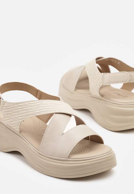 Beżowe Sandały na Platformie Zapinane na Rzep Tanadelia