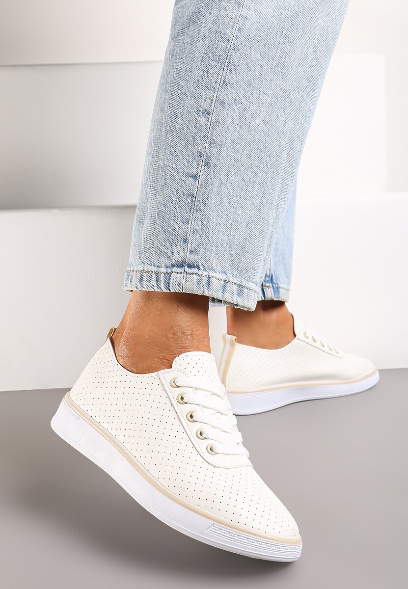 Beżowe Sznurowane Tenisówki z Ozdobną Taśmą na Tyle i Perforacją Kavinna