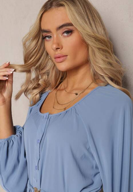 Niebieska Sukienka Maxi o Swobodnym Kroju z Guzikami i Paskiem z Metaliczną Klamrą Ferian