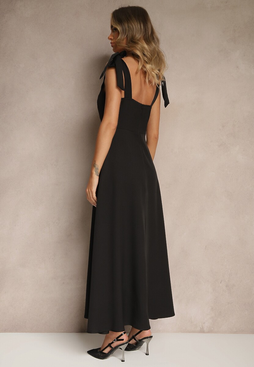 Czarna Sukienka z Wiskozą o Rozkloszowanym Kroju z Wiązaniem Nilafeia