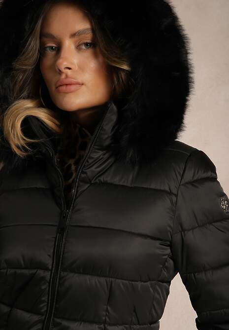 Czarna Kurtka z Odpinanym Kapturem i Futerkiem Pikowana o Dłuższym Fasonie Nadelia