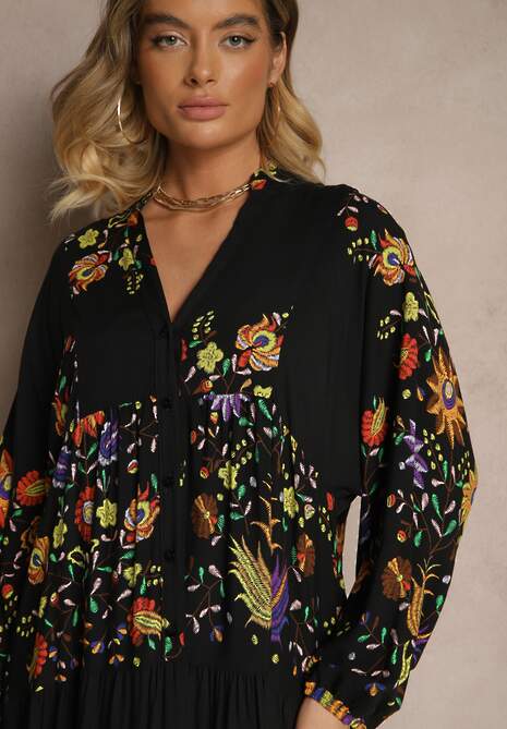 Czarna Rozkloszowana Sukienka z Wiskozy w Kwiaty Clevea