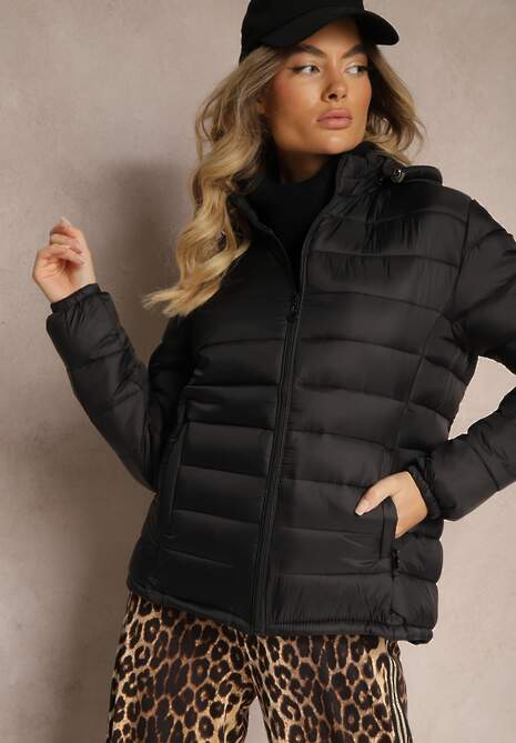 Czarna Pikowana Kurtka o Prostym Kroju z Odpinanym Kapturem i Kieszeniami Labrissa