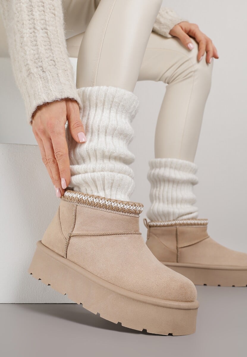 Ciemnobeżowe Śniegowce na Platformie z Haftem przy Cholewce Sewnera