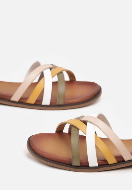 Żółte Sandały na Płaskiej Podeszwie z Przeplatanymi Paskami Pasonia