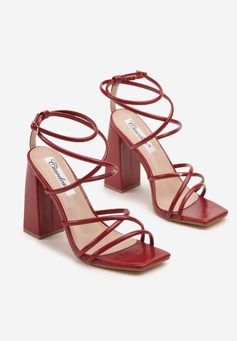Bordowo-Czerwone Sandały na Słupku Ozdobione Kwadratowym Noskiem Nilusca