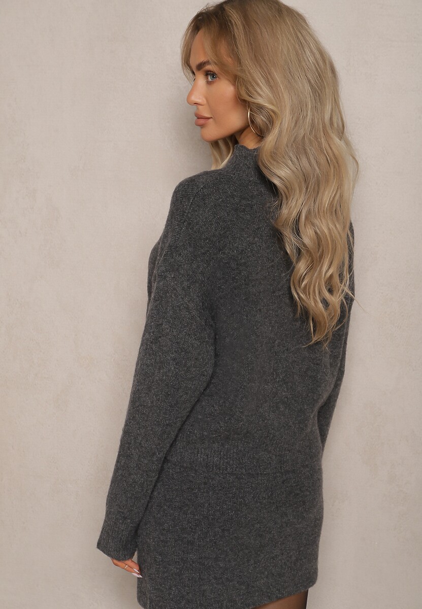 Ciemnoszary Pudełkowy Golf z Wełną o Klasycznym Kroju Parista