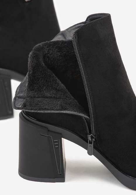 Czarne Botki do Kostki VICES z Imitacji Zamszu na Słupkowym Obcasie z Aplikacją przy Cholewce Nelerie