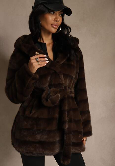 Brązowa Kurtka Futrzana z Nieodpinanym Kapturem Ozdobiona Paskiem Zetelia