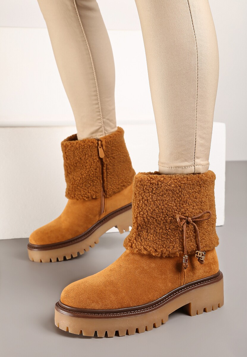 Brązowe Botki z Imitacji Zamszu z Futrzaną Wywiniętą Cholewką z Kokardą Mocno Ocieplane Remiara