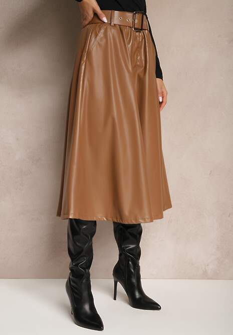 Jasnobrązowa Spódnica z Ekoskóry o Rozkloszowanym Kroju z Paskiem Sewida