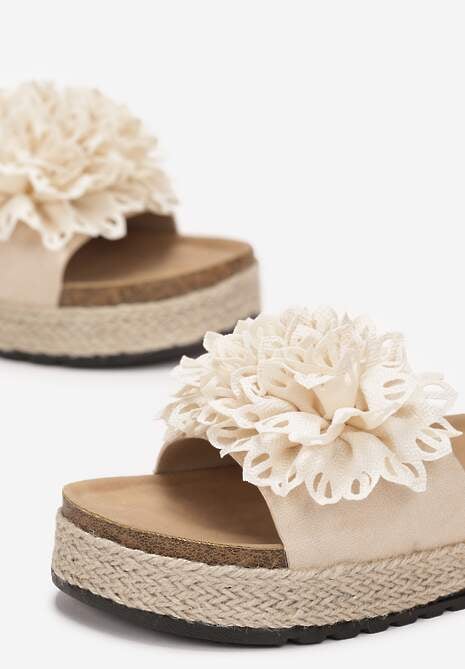 Beżowe Klapki z Kwiatem na Pasku i Plecionką na Korkowej Podeszwie Presta