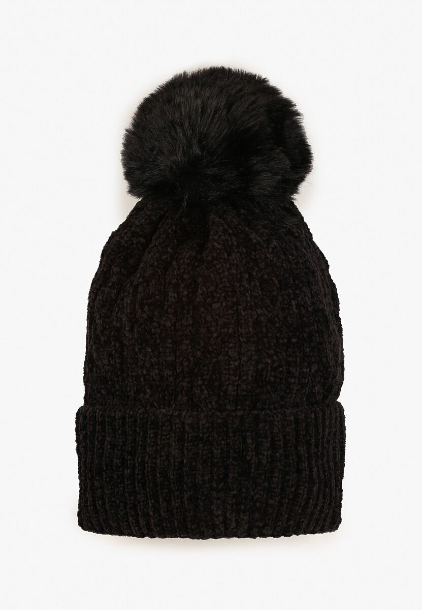 Beżowa Czapka w Ozdobny Warkoczowy Splot z Pomponem Emmilae