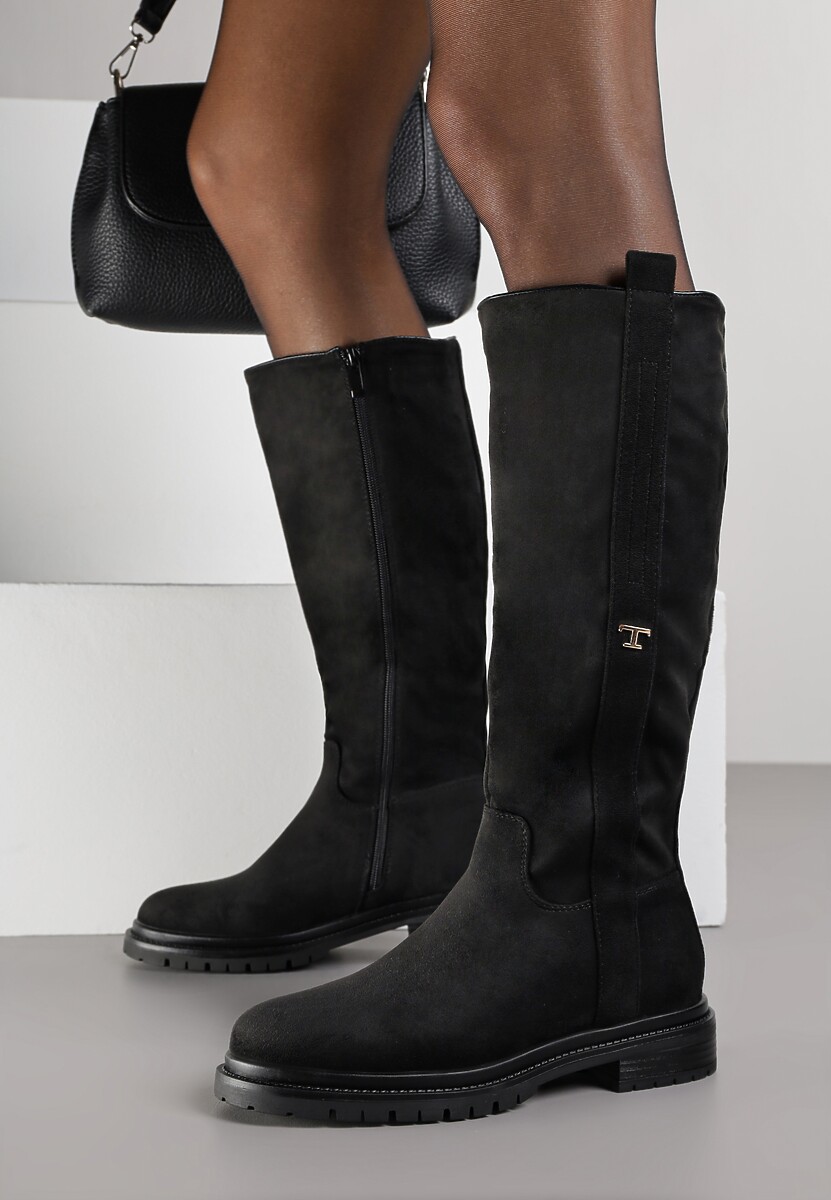 Czarne Kozaki Oficerki z Imitacji Zamszu z Aplikacją w Eleganckim Stylu Salenatta