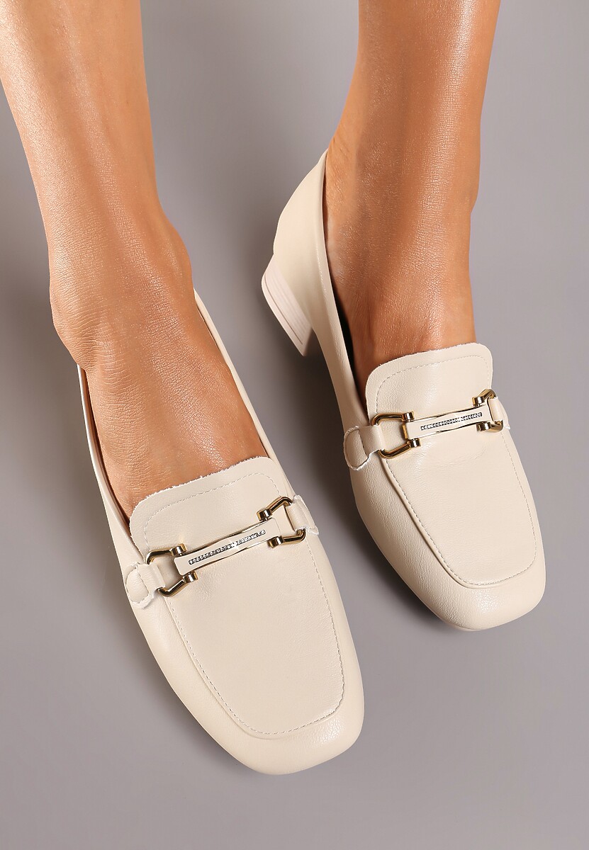 Beżowe Mokasyny na Płaskim Słupku z Klamrą z Cyrkoniami Haloena