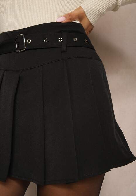 Czarne Spódnico Szorty w Stylu Preppy z Plisami Low Waist Romista