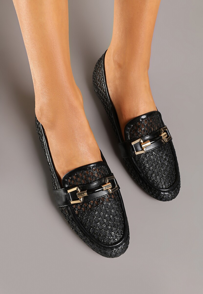 Czarne Mokasyny Ozdobione Siateczkową Cholewką i Klamrą Zelure