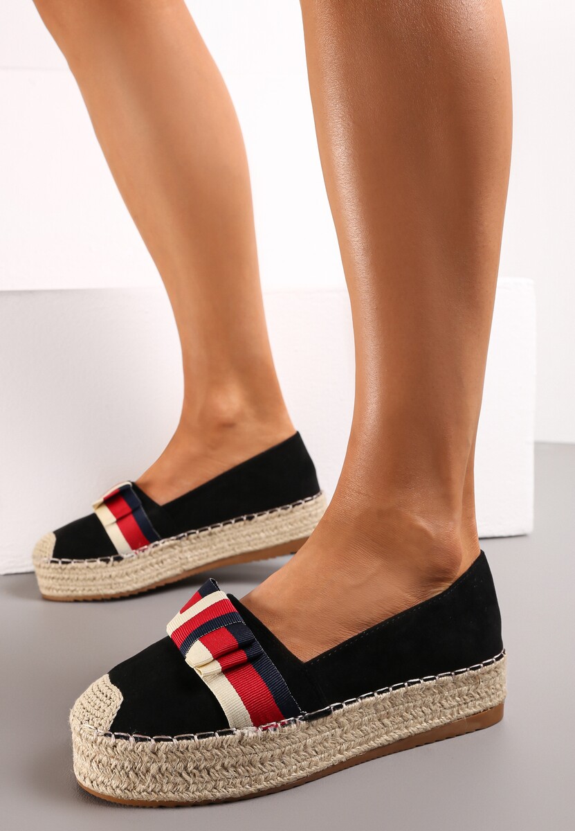 Czarne Espadryle na Plecionej Platformie z Ozdobną Kokardą Vikila