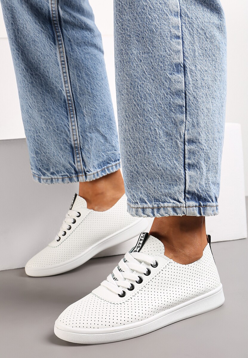 Biało-Czarne Tenisówki Ozdobione Taśmą z Napisem na Języku i Pięcie Cholewka z Perforacją Aelita