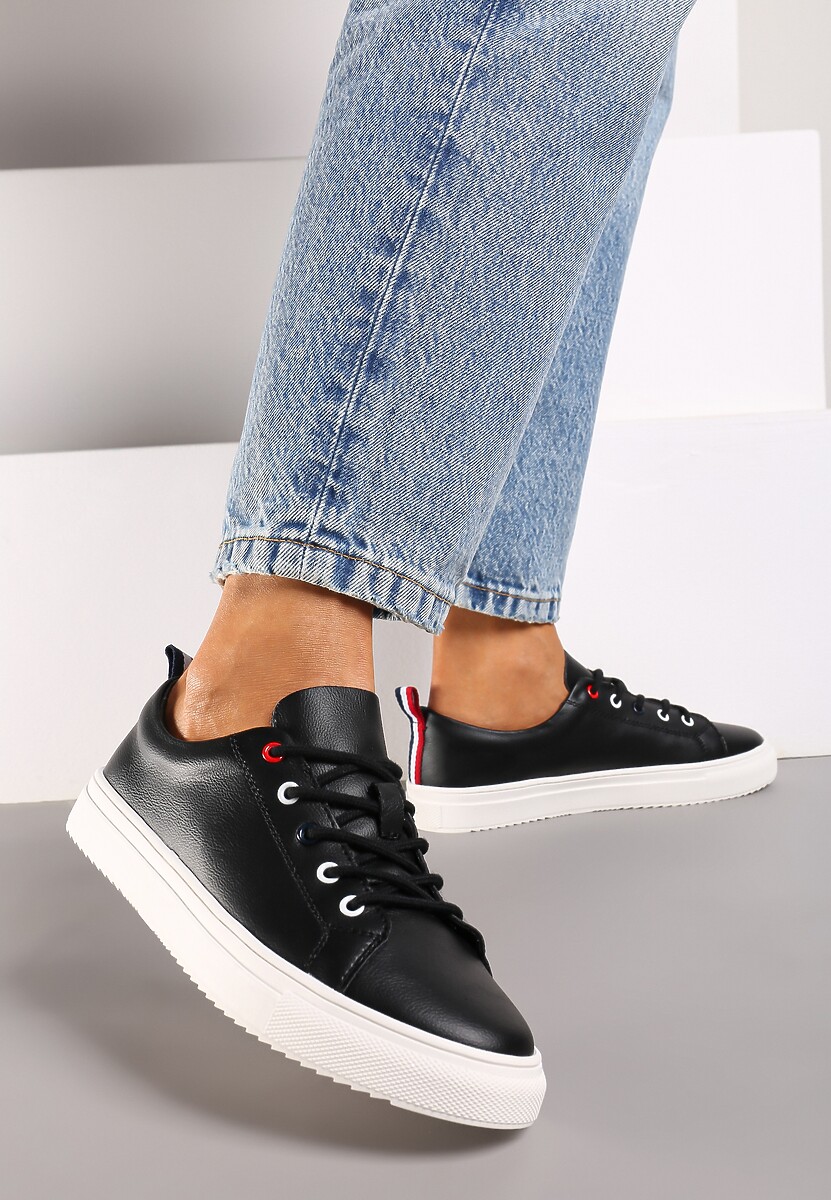 Czarne Casualowe Płaskie Sneakersy z Naturalnej Skóry z Ozdobną Wstawką z Tyłu Militya