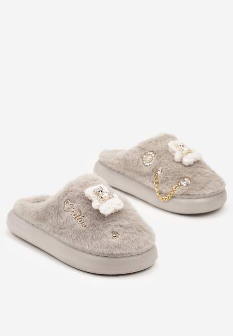 Szare Wsuwane Kapcie z Futerkiem Ozdobione Metalowymi Aplikacjami Reandwenna