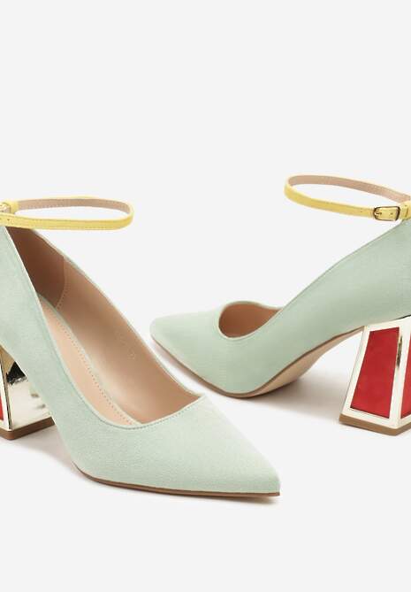 Jasnozielone Czółenka na Słupku Ozdobione Paskiem i Metaliczną Aplikacją Lannethe