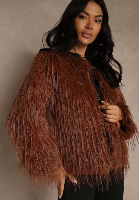 Brązowa Futerkowa Kurtka o Prostym Kroju z Zapięciem na Haftki Sialithiel