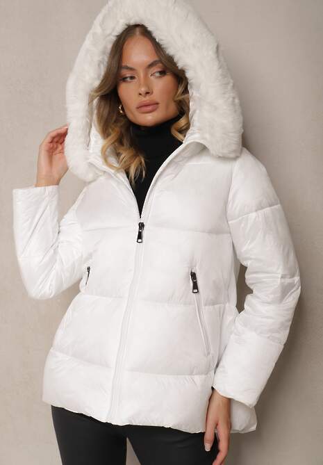 Biała Kurtka Pikowana z Kapturem Ozdobiona Futerkiem i Dłuższym Tyłem Rinloris