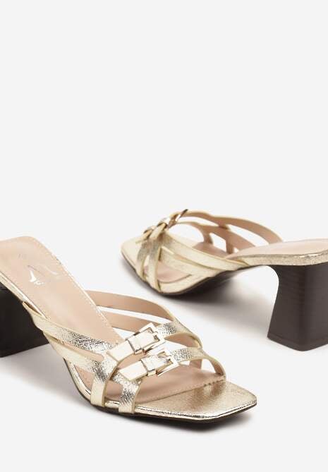 Złote Klapki na Słupku Ozdobione Klamrami i Paskami Yasfia