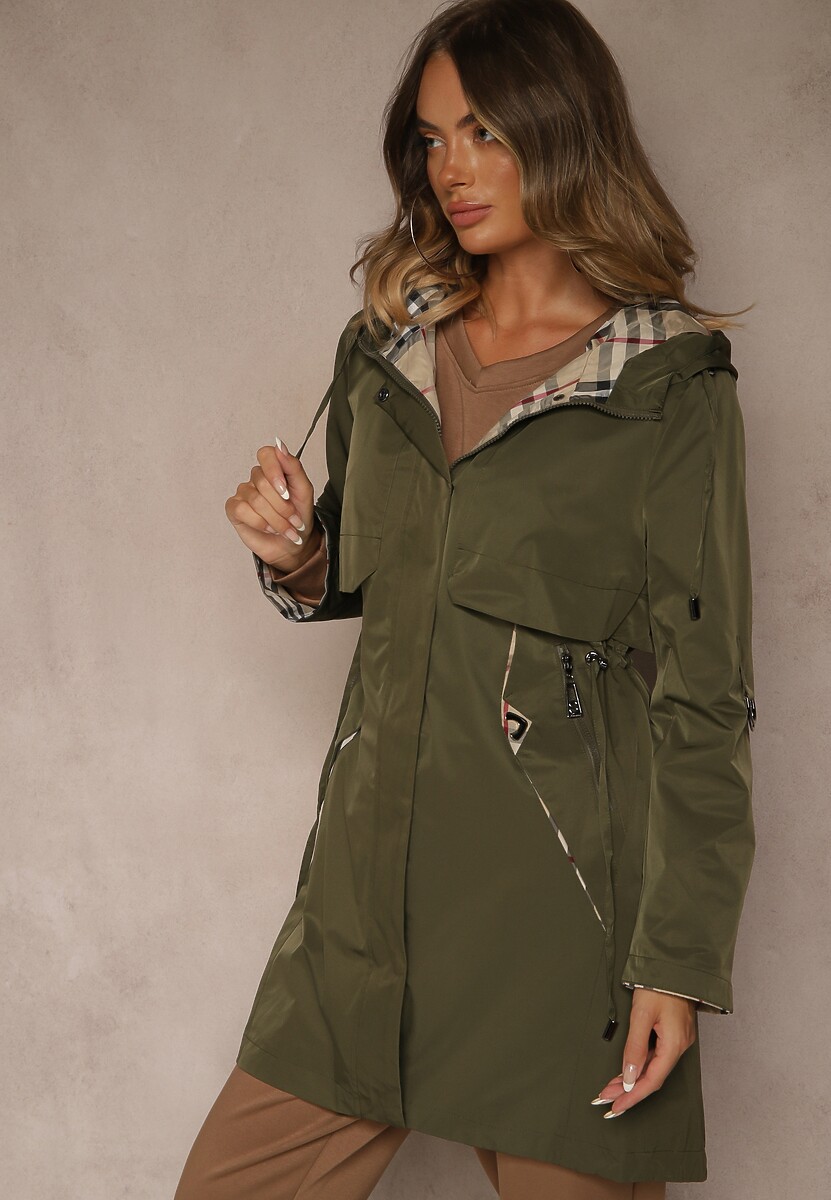 Czarna Kurtka Parka z Kapturem Podpinanymi Rękawami i Printem w Kratę Hallela