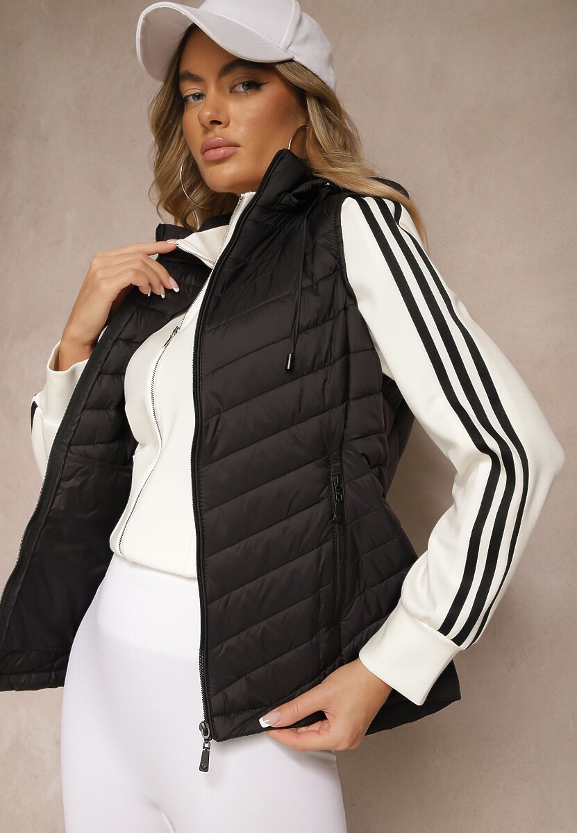 Czarna Kamizelka z Ozdobnym Pikowaniem i Kapturem z Możliwością Odpięcia Ninaviona