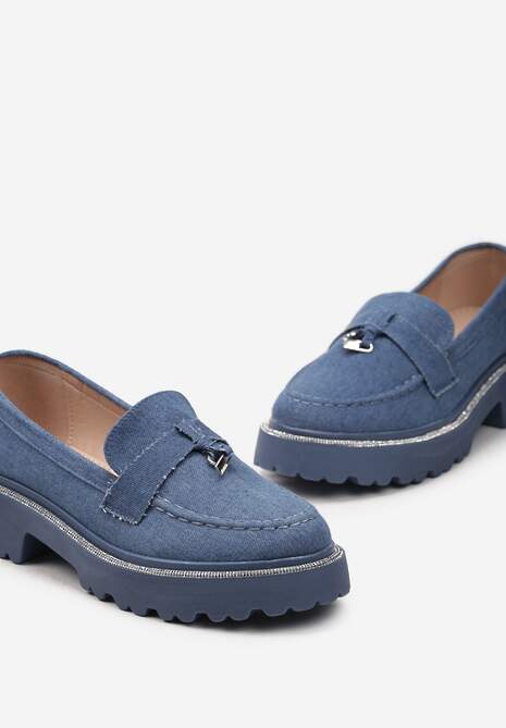 Niebieskie Mokasyny na Grubej Podeszwie z Paskiem z Cyrkonii i Metaliczną Zawieszką Vortisa