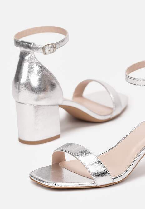 Srebrne Gładkie Sandały na Słupkowym Obcasie Saia