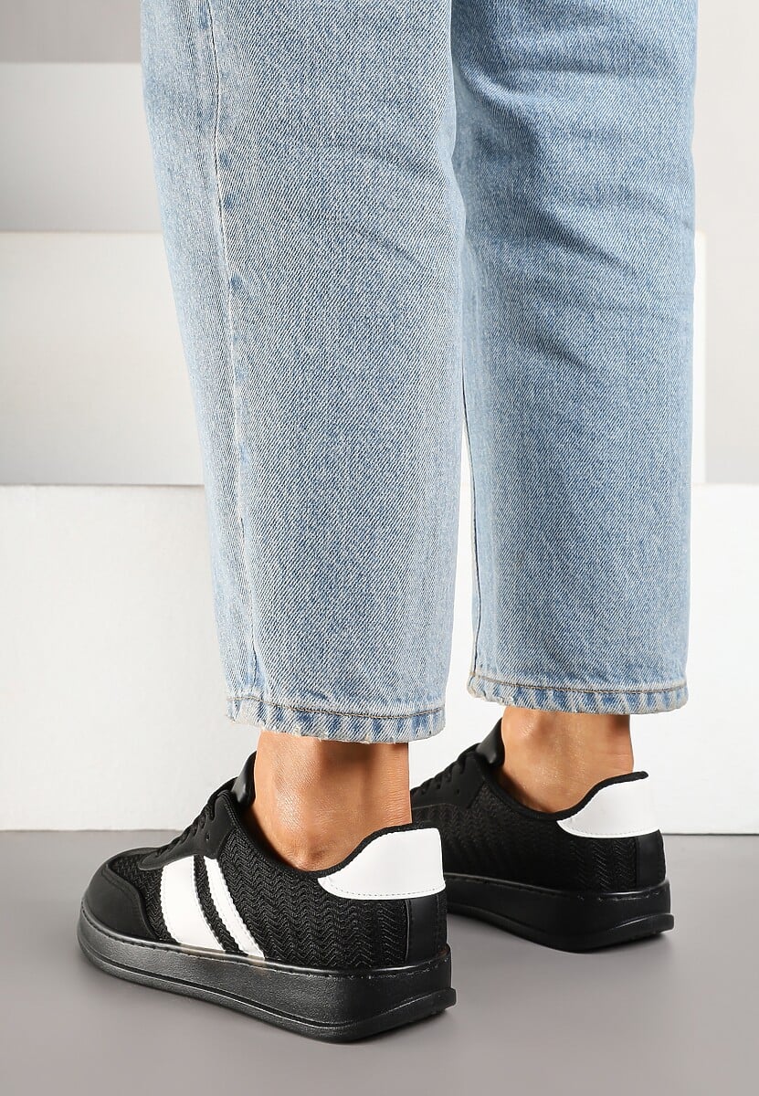 Czarne Sneakersy Tenisówki Ozdobione Paskami Amodira