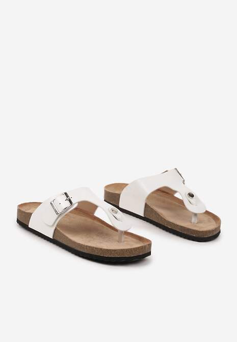 Białe Japonki na Platformie Imitującej Korek Ozdobione Klamrą Velsemi