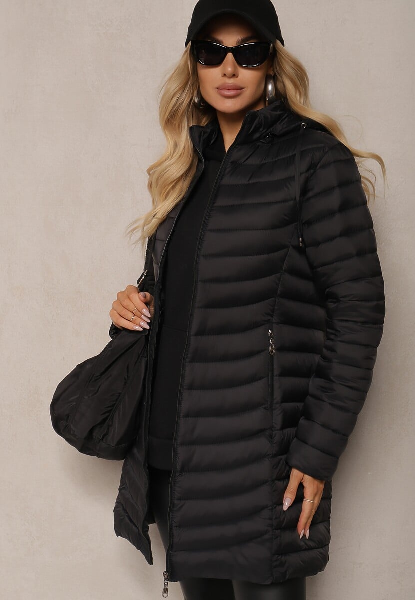 Czarna Kurtka o Wydłużonym Kroju Pikowana z Odpinanym Kapturem Sintinea