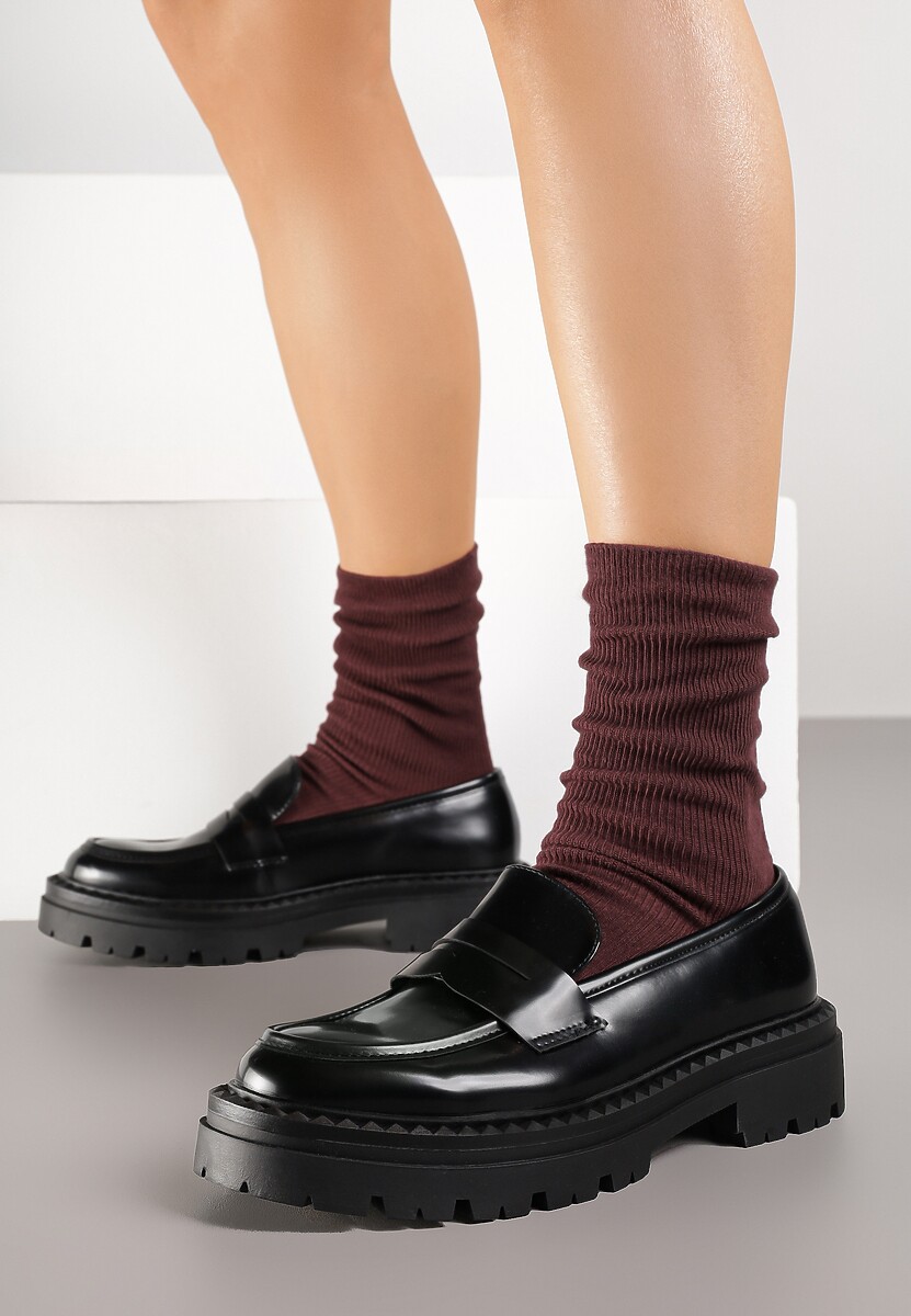 Czarne Mokasyny Lakierowane na Tłoczonej Platformie Livendie