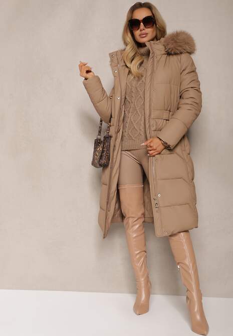 Jasnobrązowa Kurtka z Pikowanymi Przeszyciami i Kapturem z Futrem z Możliwością Odpięcia Innaia