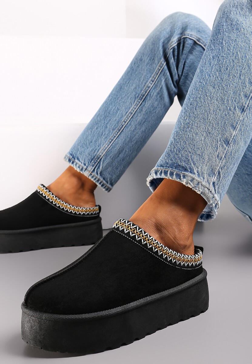 Czarne Krótkie Śniegowce na Platformie Ozdobione Haftowaną Lamówką Brandise