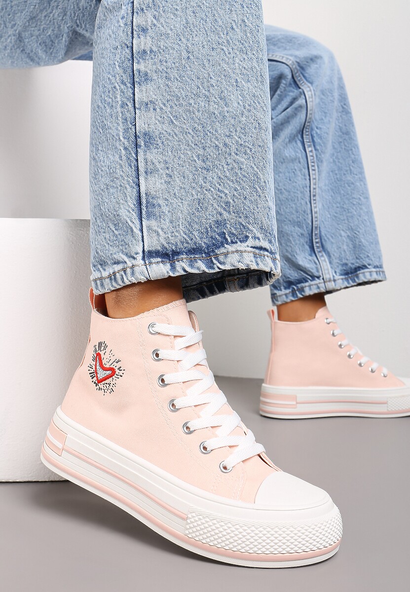 Różowe Trampki za Kostkę Ozdobione Haftowaną Naszywką Linasse