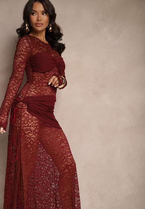 Bordowa Koronkowa Sukienka Dopasowana Ozdobiona Marszczeniem z Usztywnionymi Miseczkami Temitta