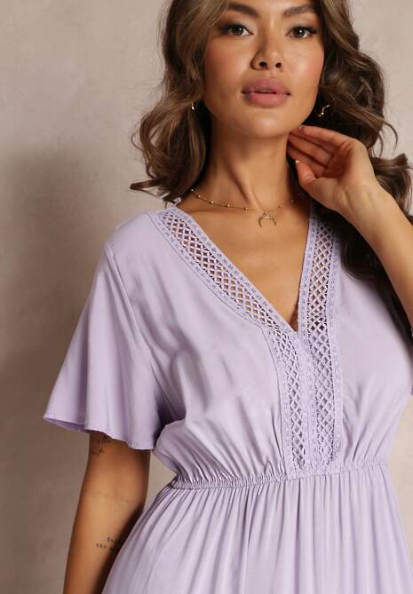 Fioletowa Rozkloszowana Sukienka Maxi z Gumką w Talii i Koronkowym Dekoltem Cheteia