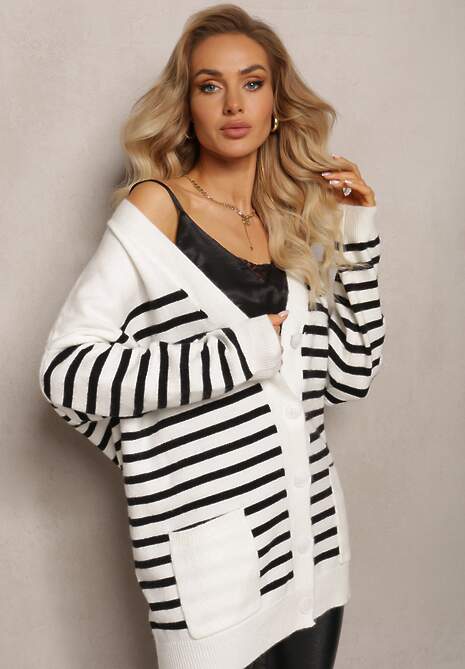 Biały Kardigan w Paski o Wydłużonym Fasonie z Dekoltem V Zapinany na Guziki Ravime
