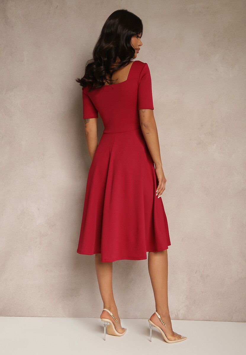 Bordowa Rozkloszowana Sukienka z Dekoltem w Serce Neriliane