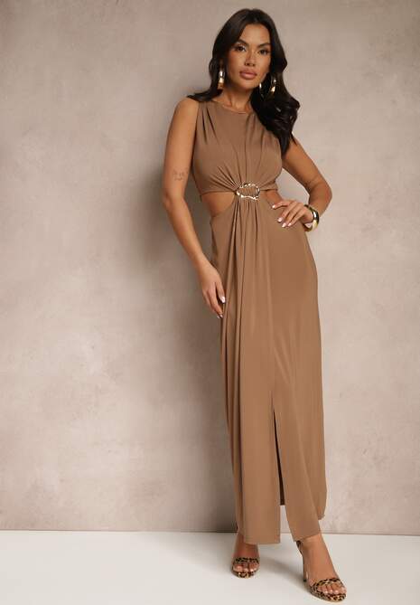 Brązowa Sukienka z Wiskozą Metalową Ozdobą i Wycięciami po Bokach Odivane